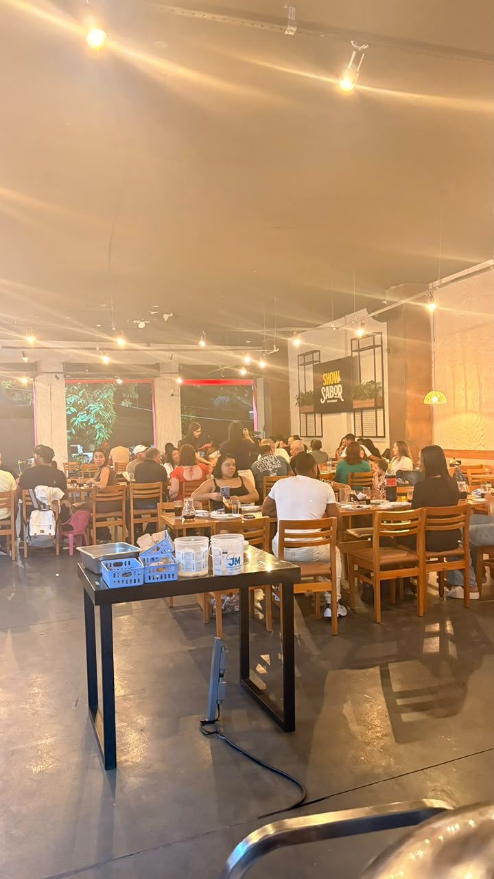 Salão do Show de Sabor com clientes